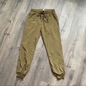 Athletic joggers